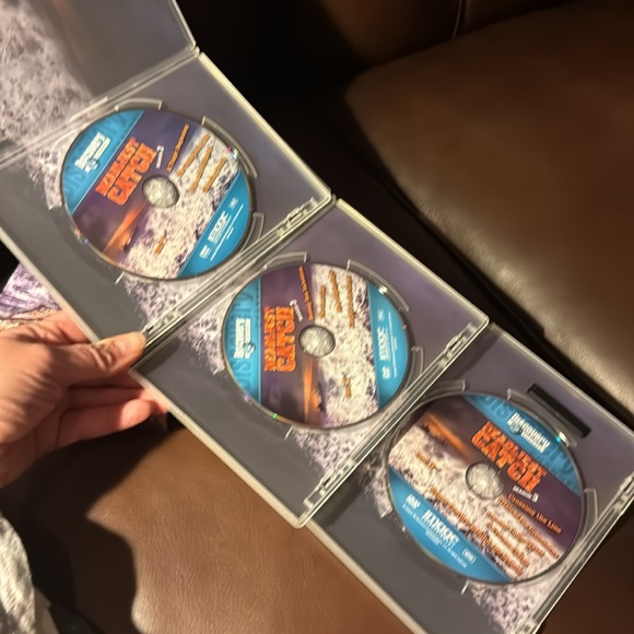 $5 bundled - Deadliest Catch the Complete Second Season and Season 3 DVDs - Picture 7 of 8